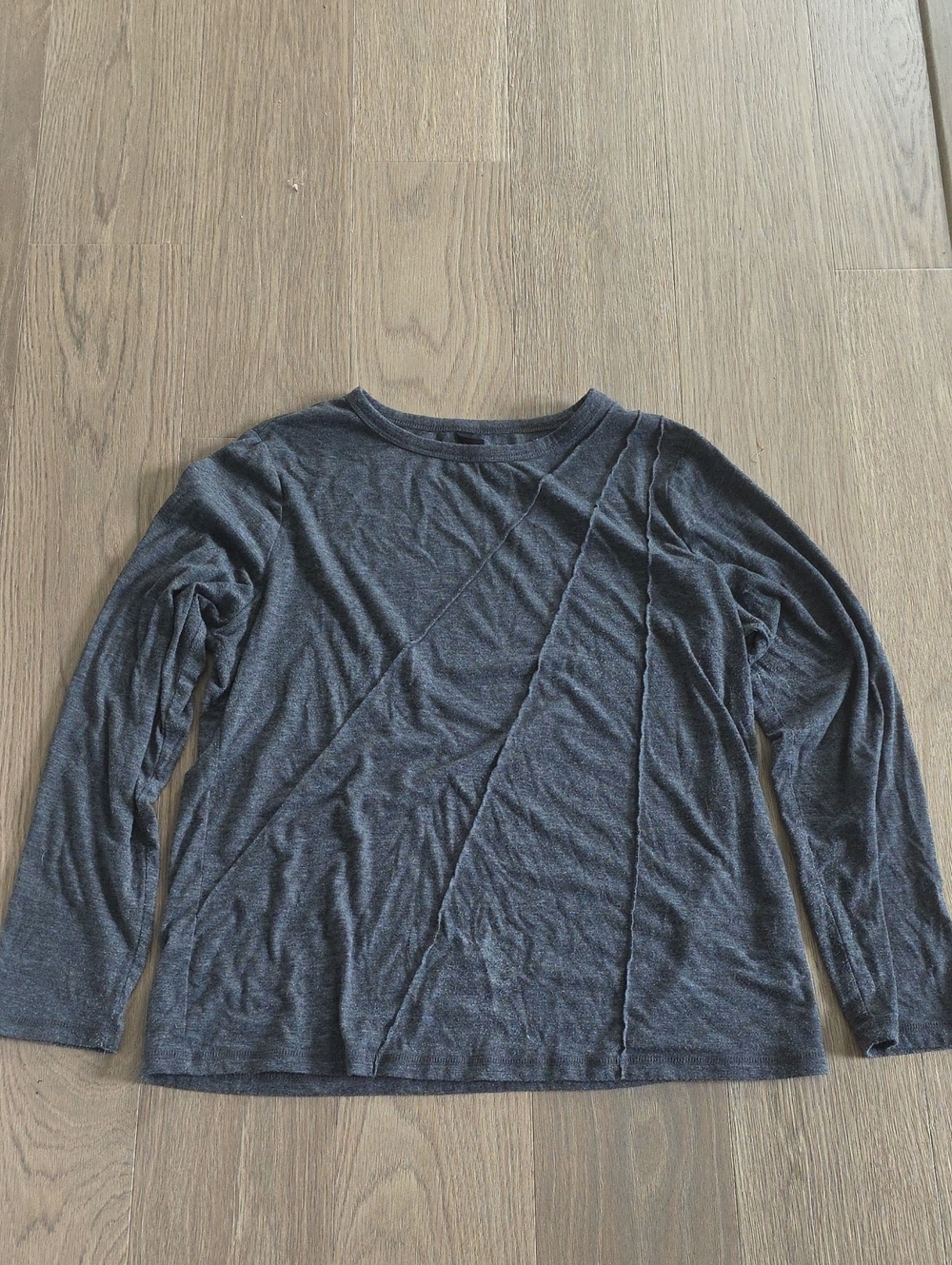 Women's Long-Sleeve Crewneck Top in Charcoal Gray